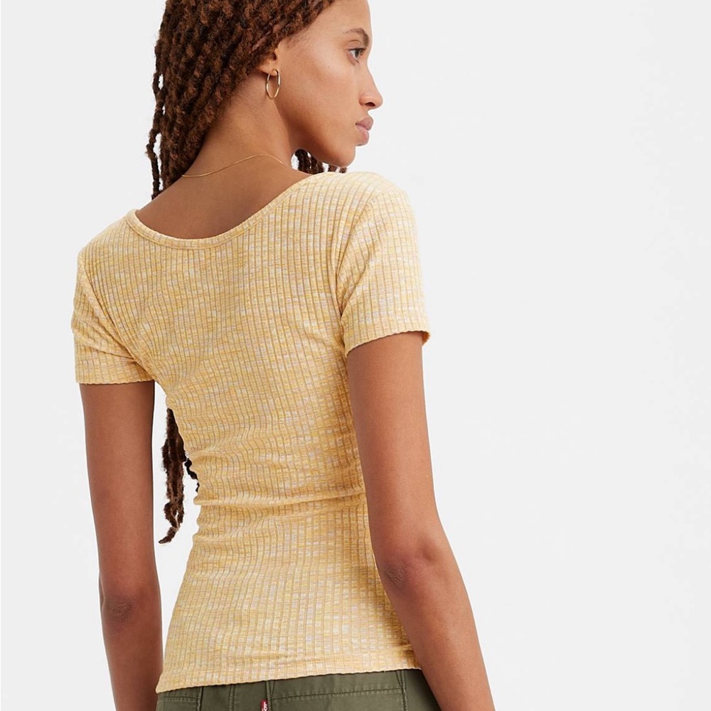 Levis tee